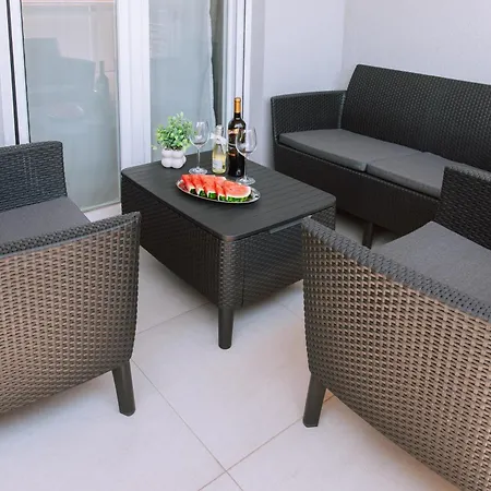 Apartman Leona With Private Parking